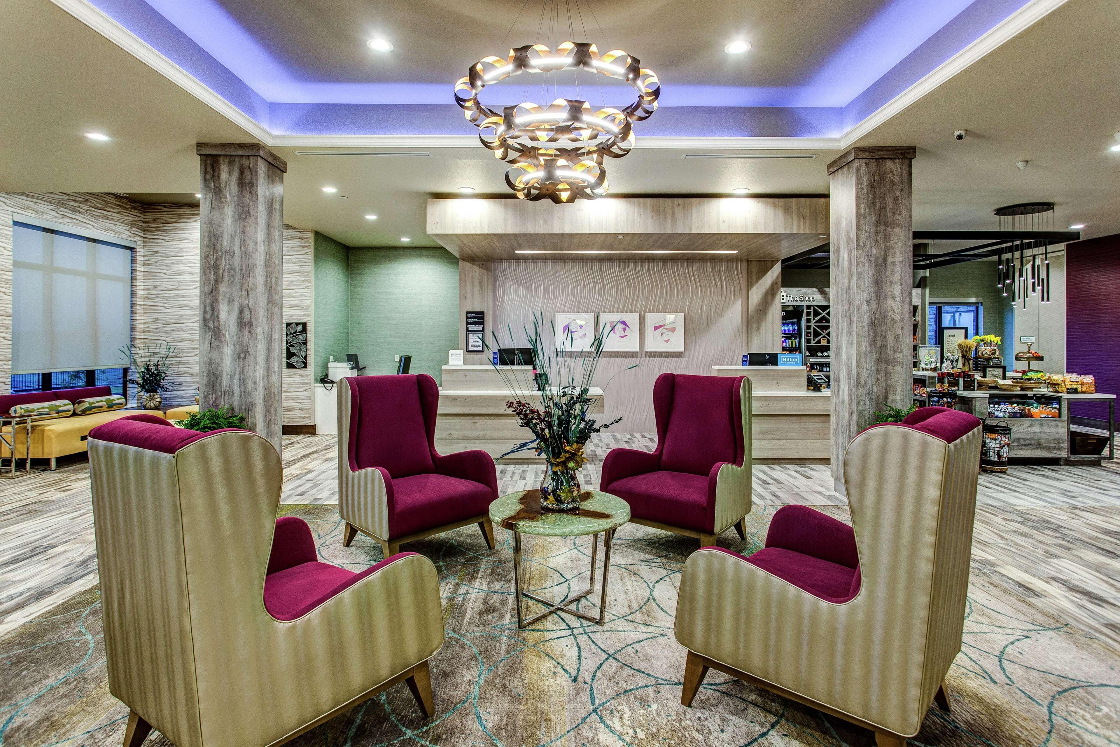 Hilton Garden Inn Топика Экстерьер фото